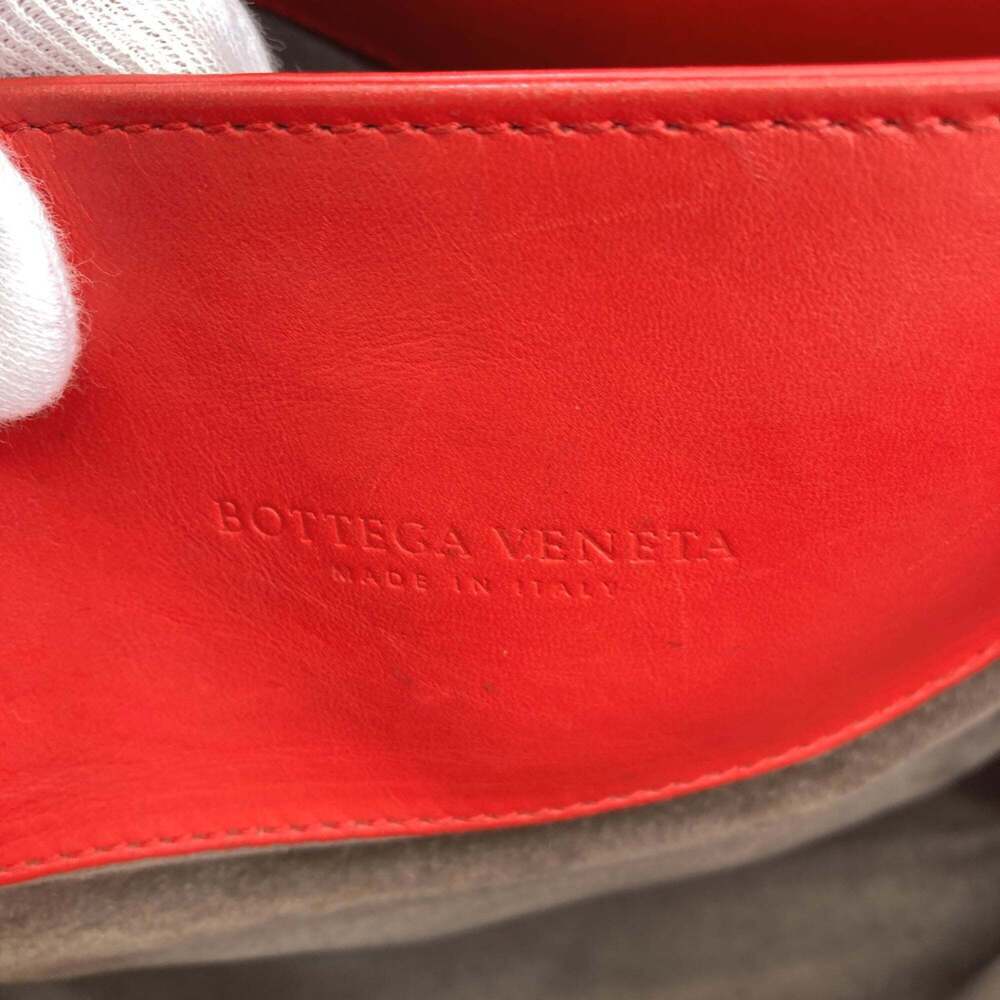 BOTTEGA VENETA Red Intrecciato Tote Bag - Picture 6 of 16